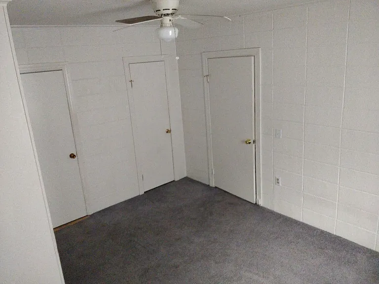 827 E Shawnee St #B — Photo 3