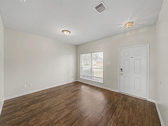 4th image of 1111 Auburn View Ln