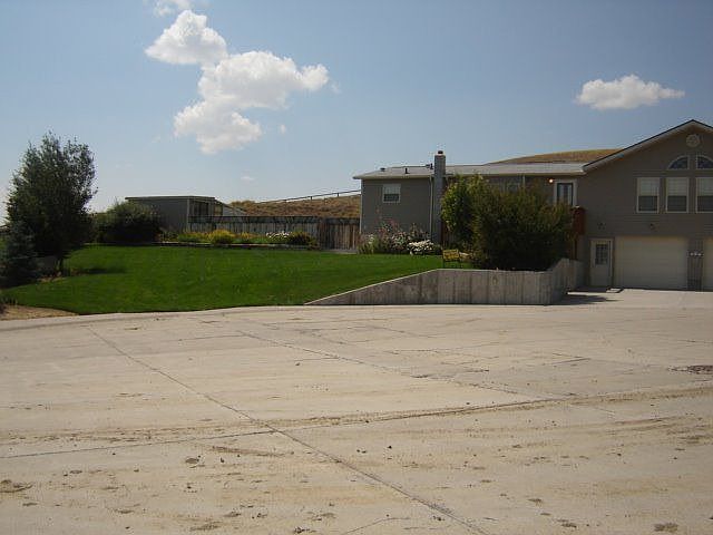 2nd image of 1906 Antelope St
