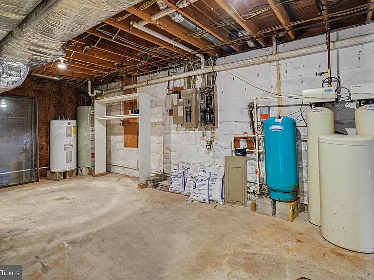 209 Casparus Way — Photo 44