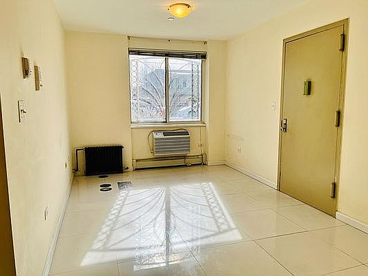1st image of 114 Bay 49 St #1