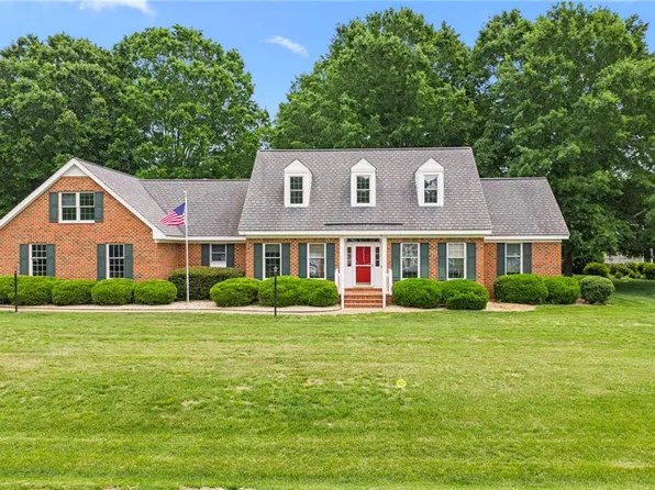 1831 Sawgrass Pointe Dr, Hayes, VA 23072