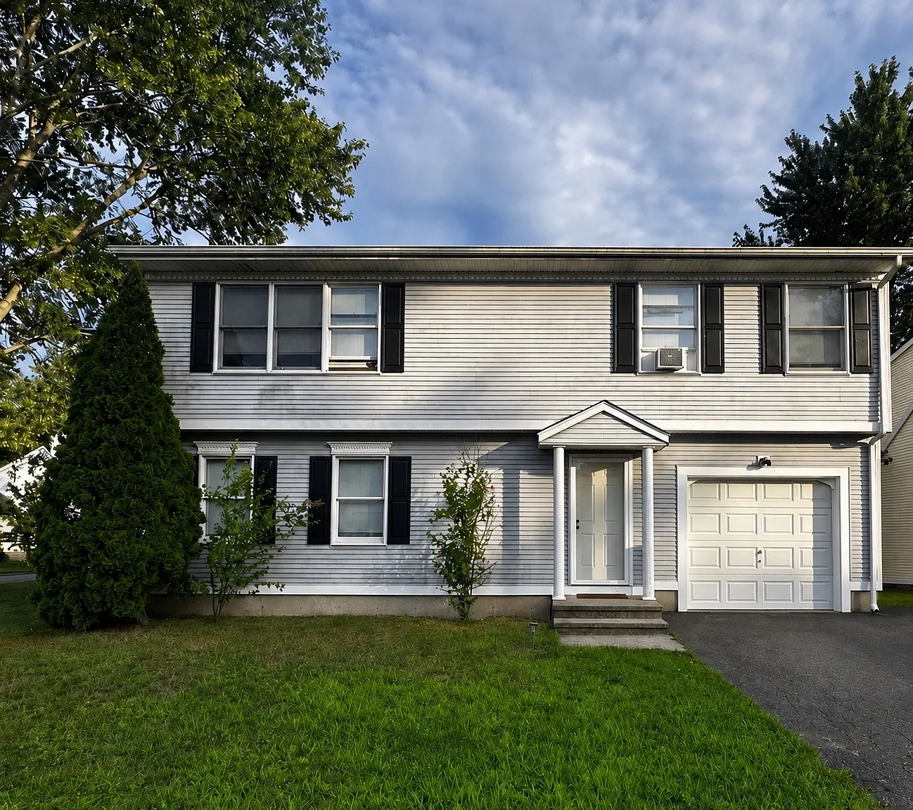 4 bed, 1636 sqft, $3,400 — Photo 1