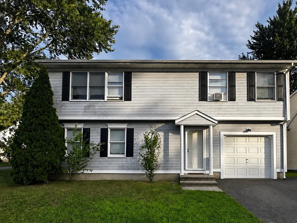 67 Kingsbury Ln