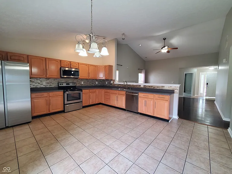 10450 Lookout Ln — Photo 5