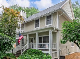 1139 Hawken Pl, Saint Louis, MO 63119