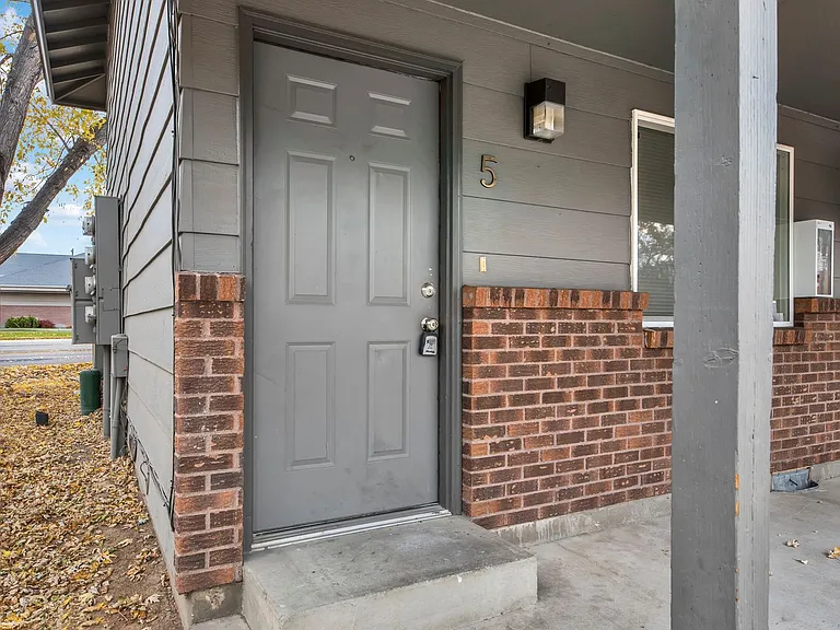 Holly Street Apartments — Photo 4