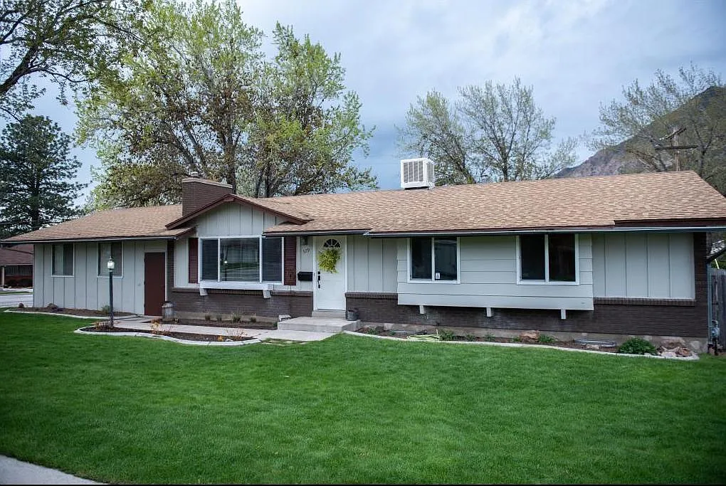 5 bed, 2.5 bath, 2304 sqft, $2,325 — Photo 1