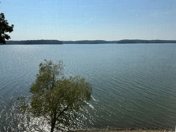 618 Moon Bay Dr #6, Kuttawa, KY 42055