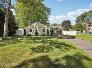 70 Propose Rd, Shirley, NY 11967