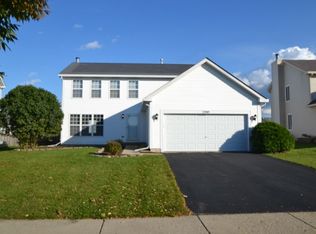 2345 N Greystone Dr, Round Lake Beach, IL 60073