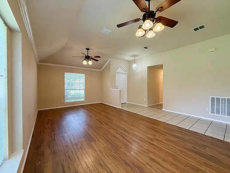 6000 Arlington Dr — Photo 8