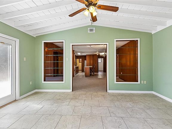 5th image of 121 Levee View Dr