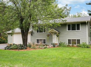 5248 Red Oak Dr, Mounds View, MN 55112