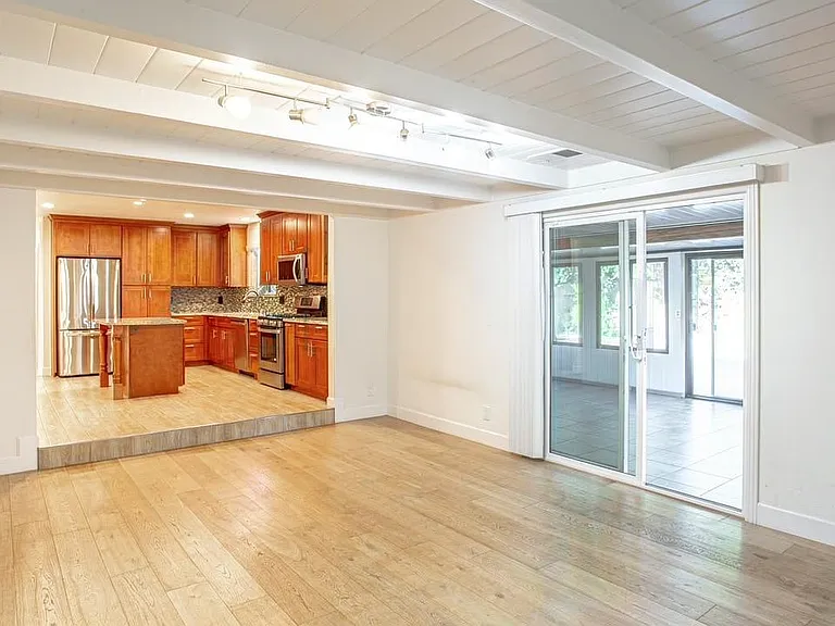 1402 Floyd Ave — Photo 13