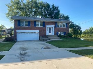 1195 Lancaster Ct, Hoffman Estates, IL 60169