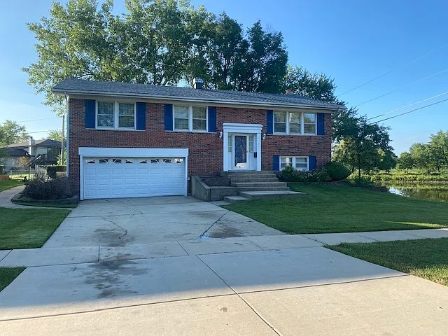1195 Lancaster Ct photo 1