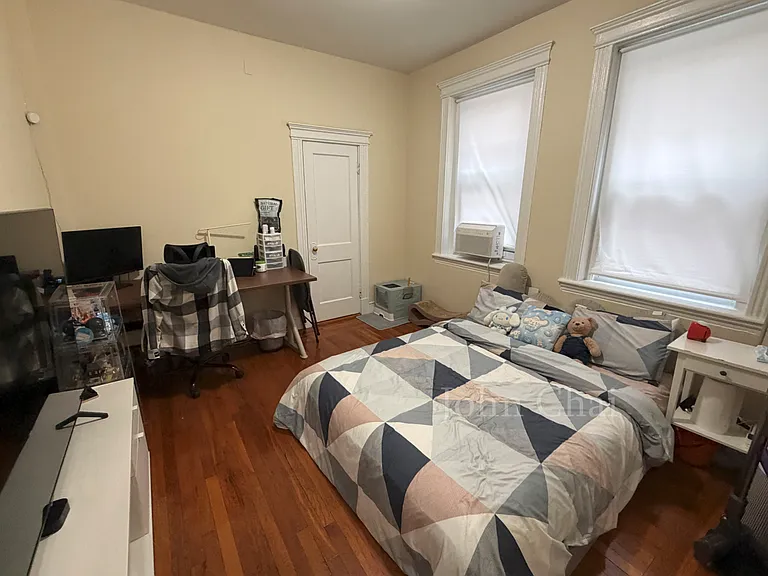 55 Linden St #11 — Photo 2