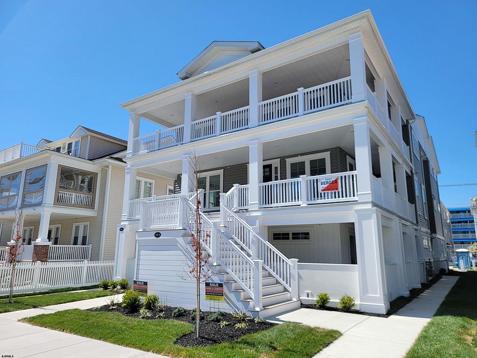1st image of 928 Ocean Ave #A