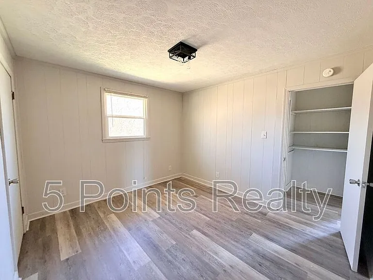 2121 Bracey Cir #B — Photo 14