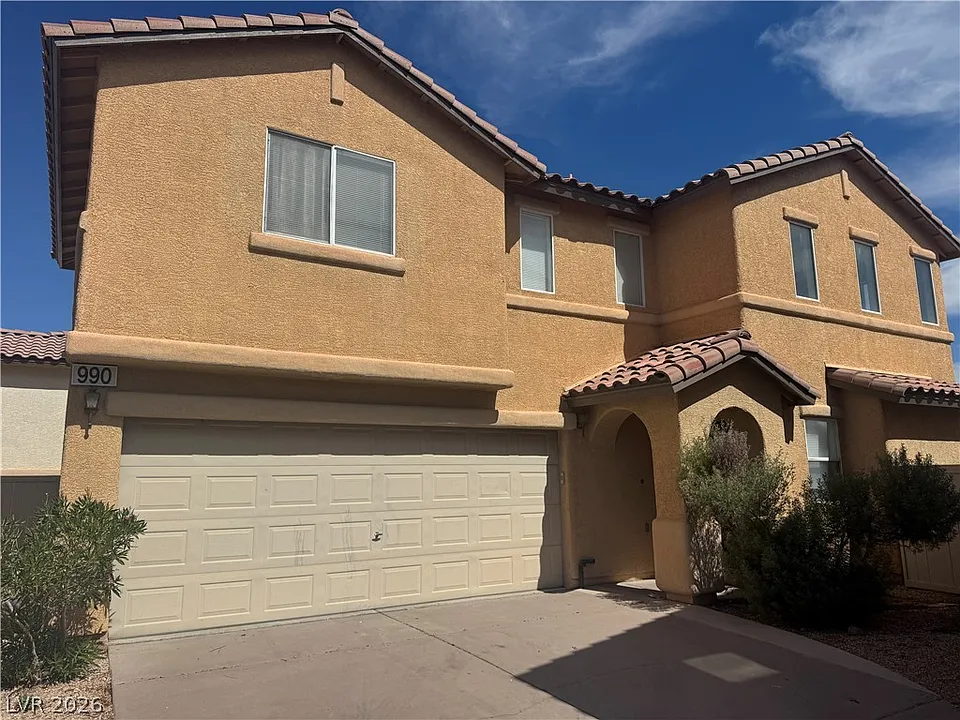 990 Cantabria Heights Ave