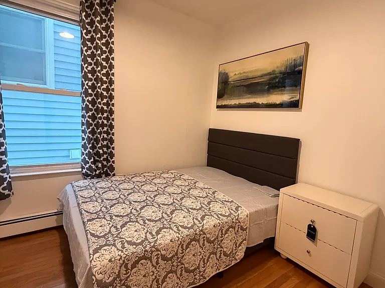 184 Green St #1 — Photo 7