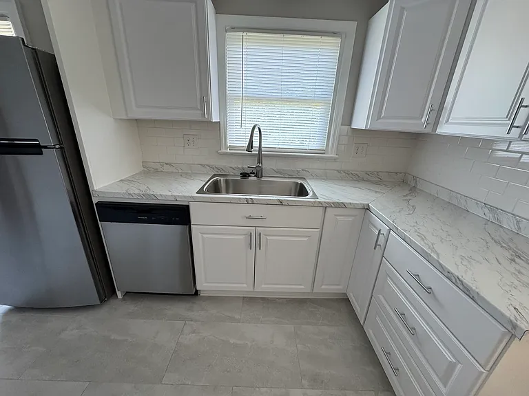 3657 Colonial Ave — Photo 28