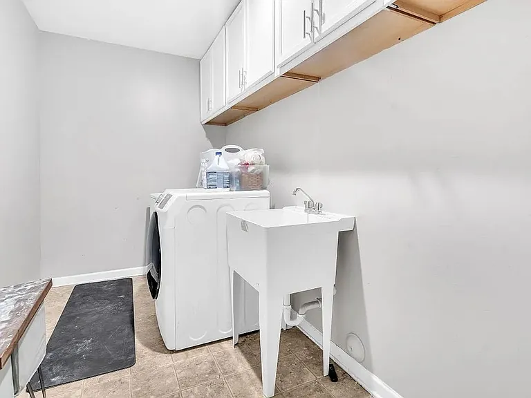 5077 Stonewood Pines Dr — Photo 3