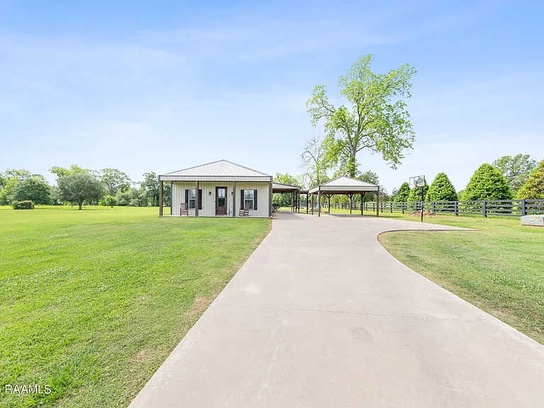 1120 E Butcher Switch Rd — Photo 32