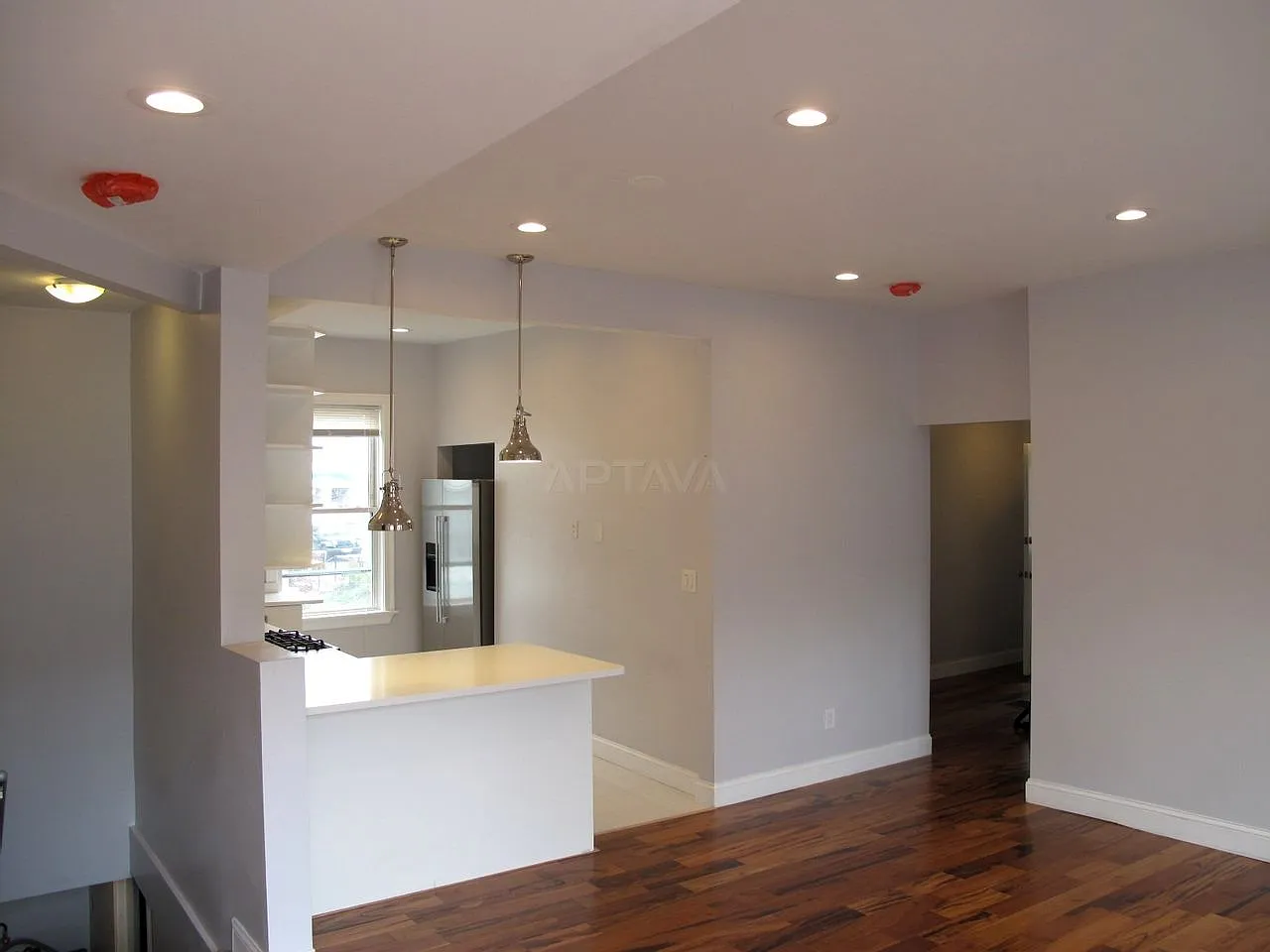 4 bed, $4,900 — Photo 1