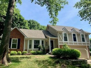 210 NW Juniper St, Lees Summit, MO 64064