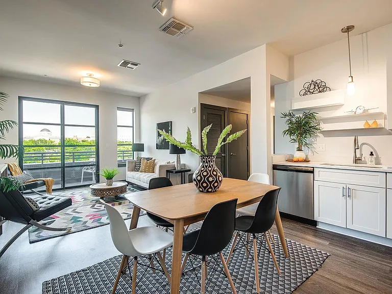 1900 12th Ave S #402 — Photo 1