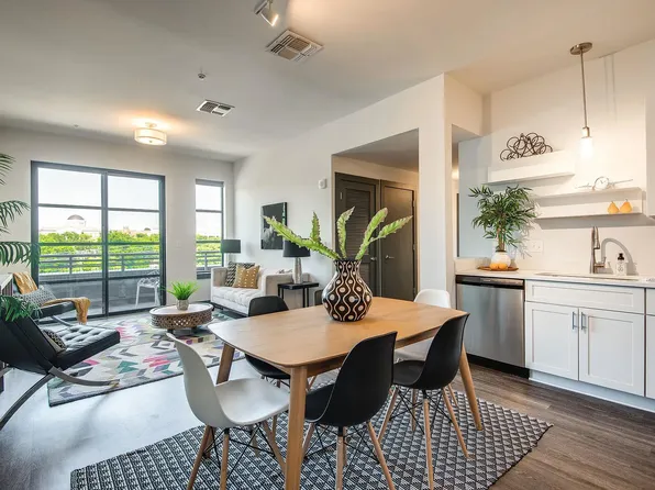 1900 12th Ave S APT 402, Nashville, TN 37203