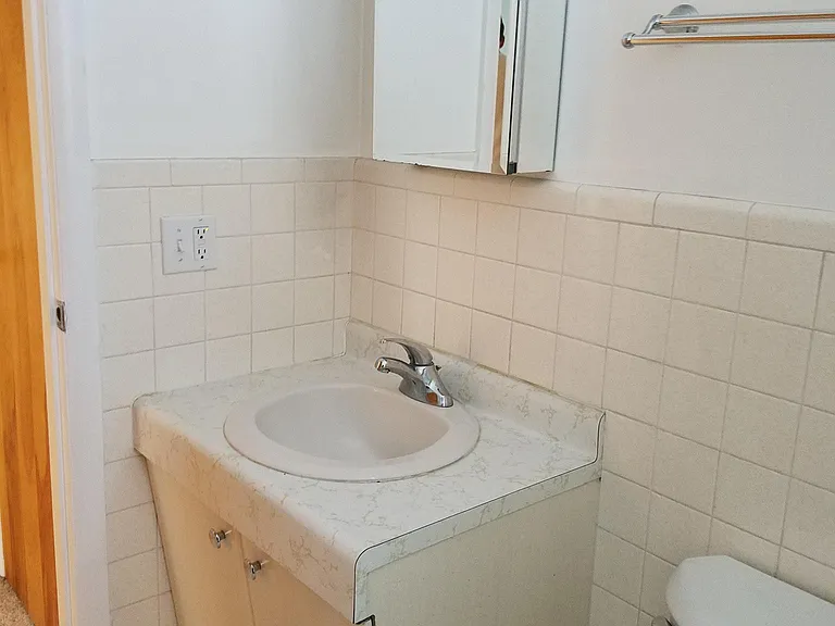 521 N Hagadorn Rd — Photo 7