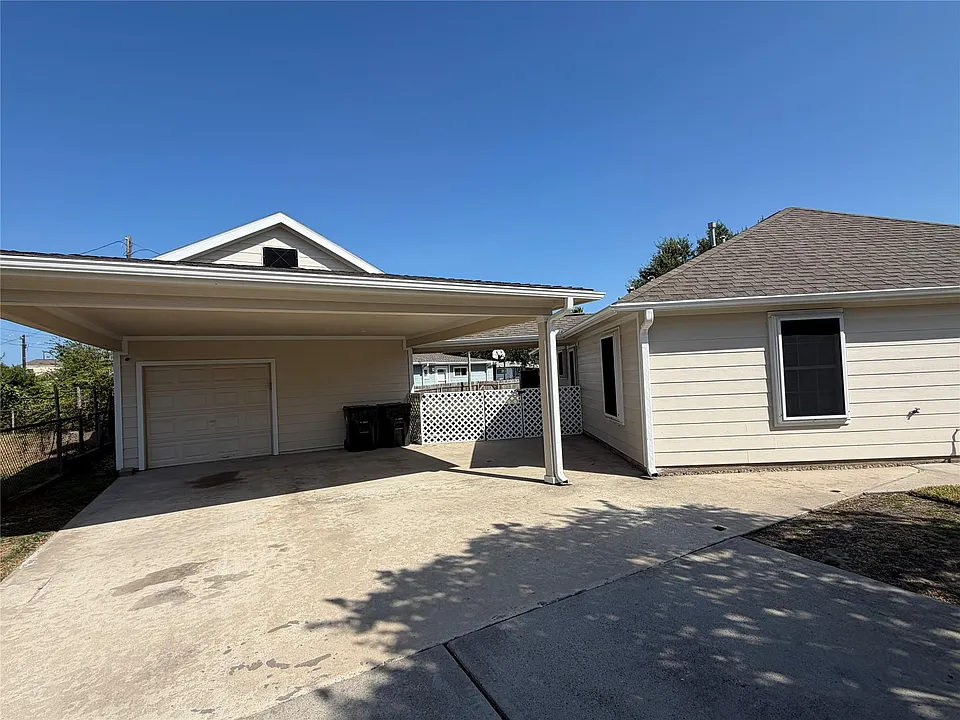 1310 Bayou Shore Dr