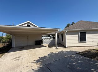 1310 Bayou Shore Dr, Galveston, TX 77551