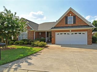 472 Meadows Edge Ct, Clemmons, NC 27012