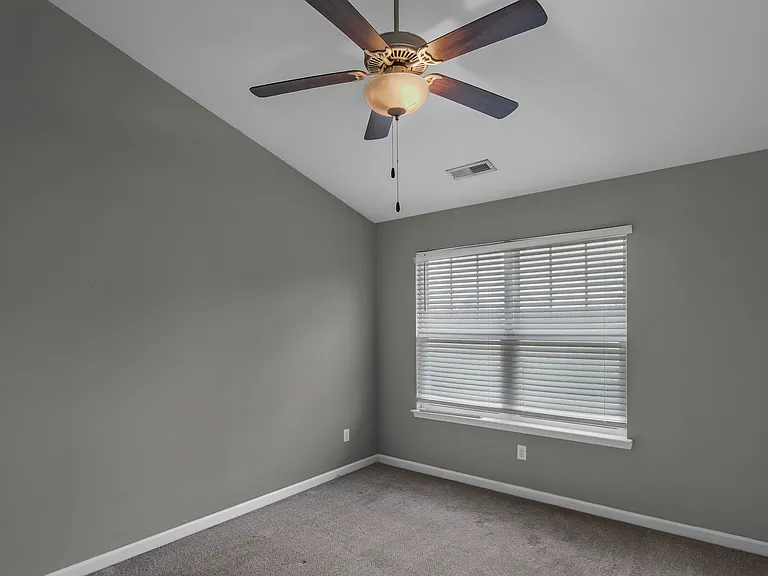 208 Jenna Lee Cir — Photo 8