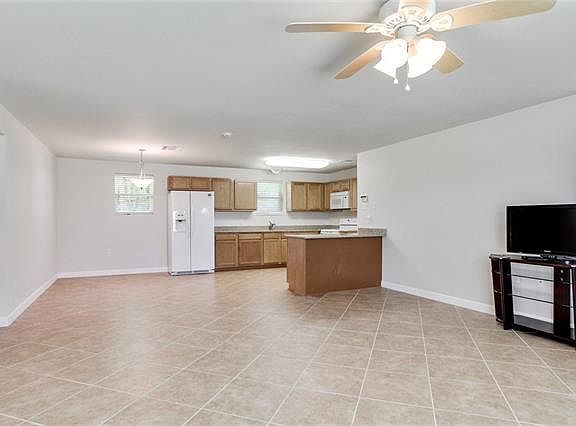 3rd image of 161 Schaubhut Ln