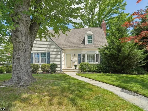 9 Meadowbrook Rd, Millburn Twp., NJ 07078