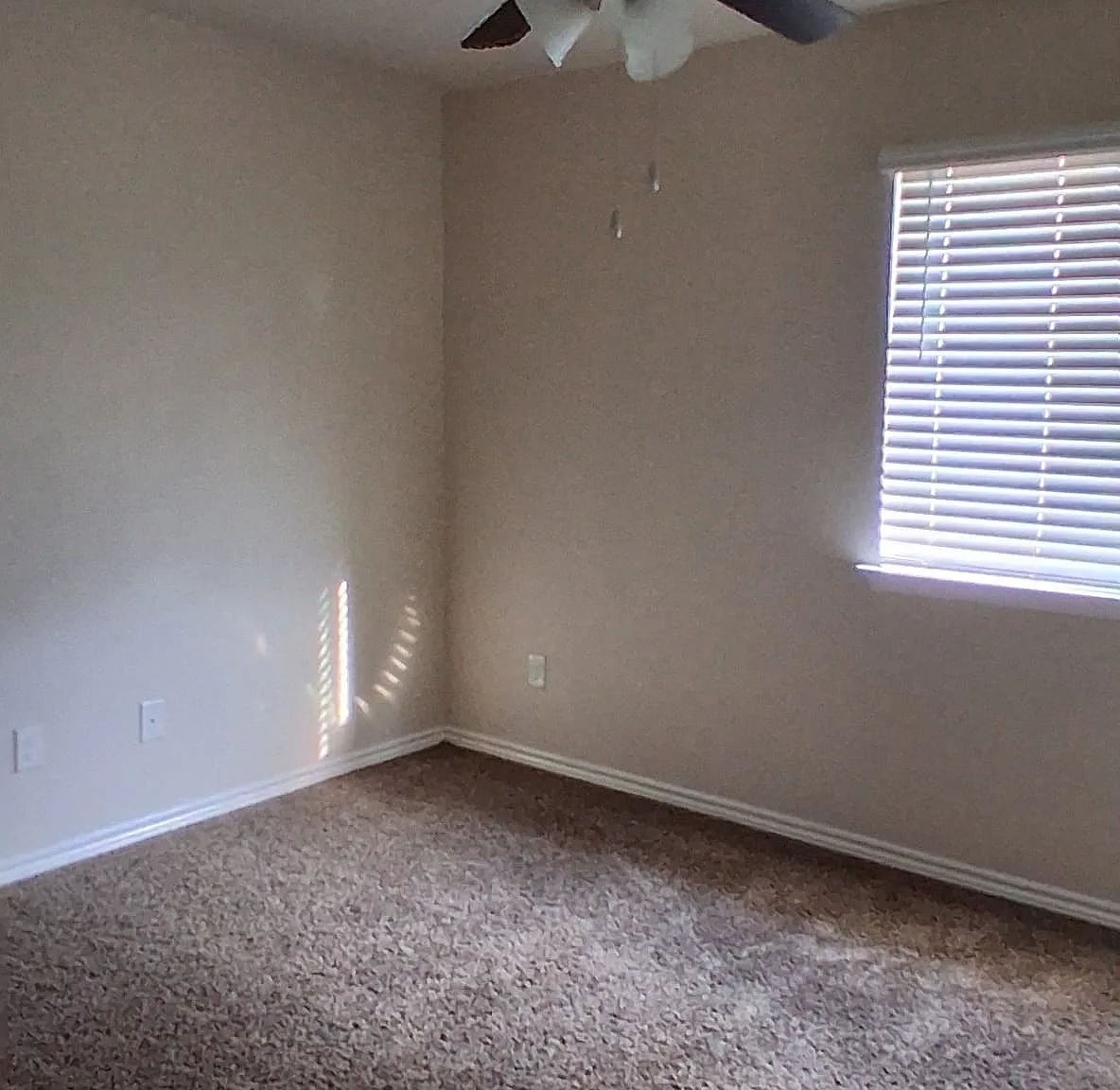 4 bed, 2024 sqft, $1,950 — Photo 1