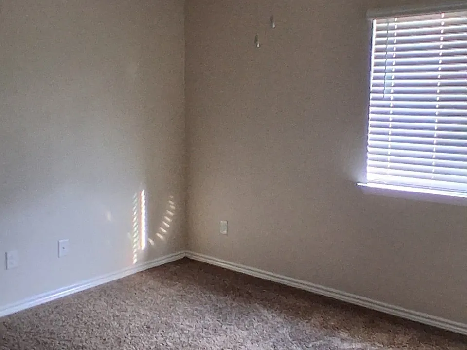 5306 Hacienda Dr
