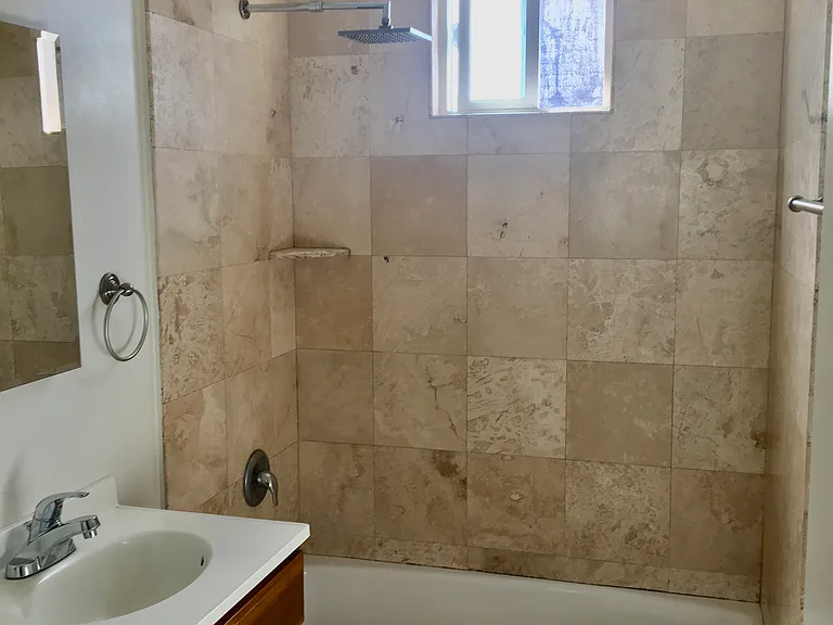 320 E 25th St #6 — Photo 10