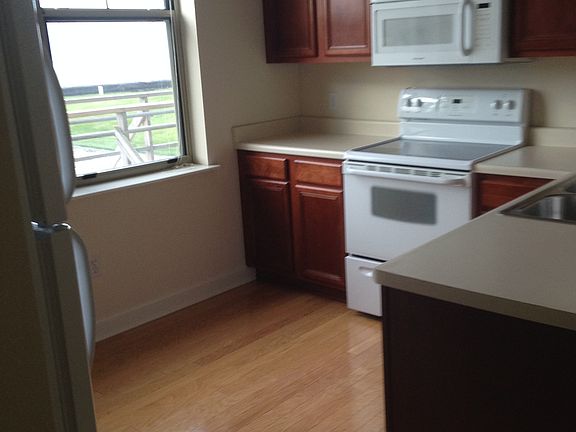3rd image of 4110 S Lake Dr Unit 130
