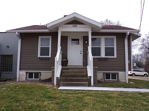 1002 W Broadway Photo 1