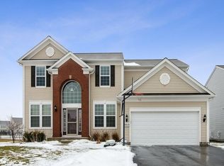 3515 Crestwood Ln, Carpentersville, IL 60110