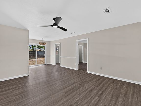 5th image of 2303 Woodland Ave