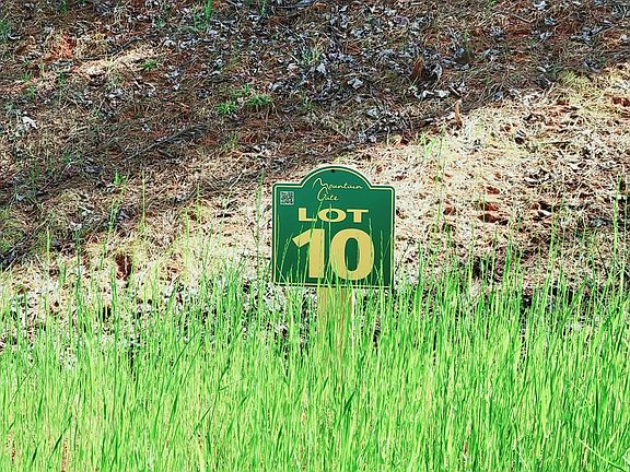 5th image of 68 Mountaingate Way