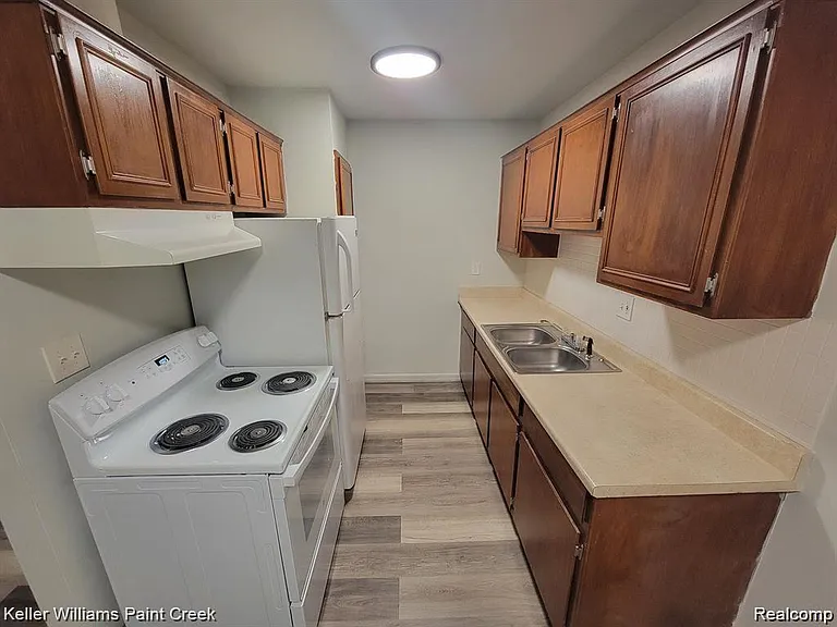 30546 Krauter St #4 — Photo 5
