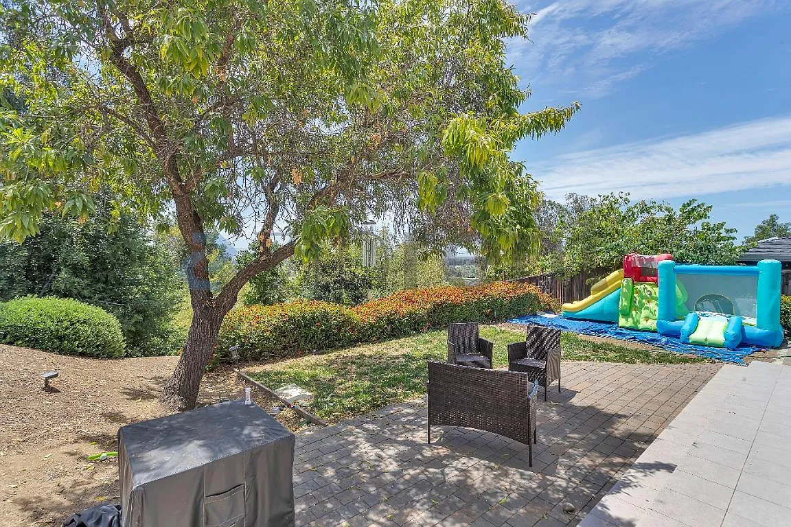 4 bed, 3000 sqft, $5,600 — Photo 4